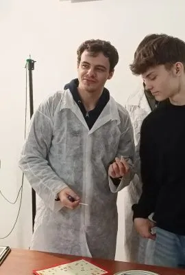 Lekcja chemii z Marią Skłodowską – Curie