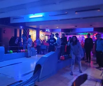 uczniowie na wycieczce