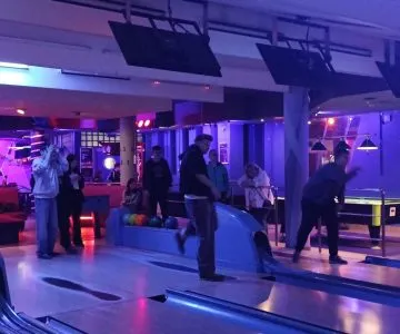 uczniowie na wycieczce