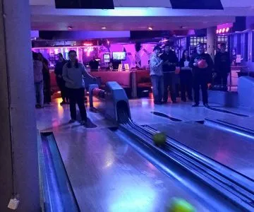 uczniowie na wycieczce