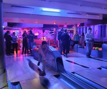 uczniowie na wycieczce