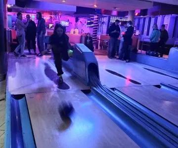 uczniowie na wycieczce