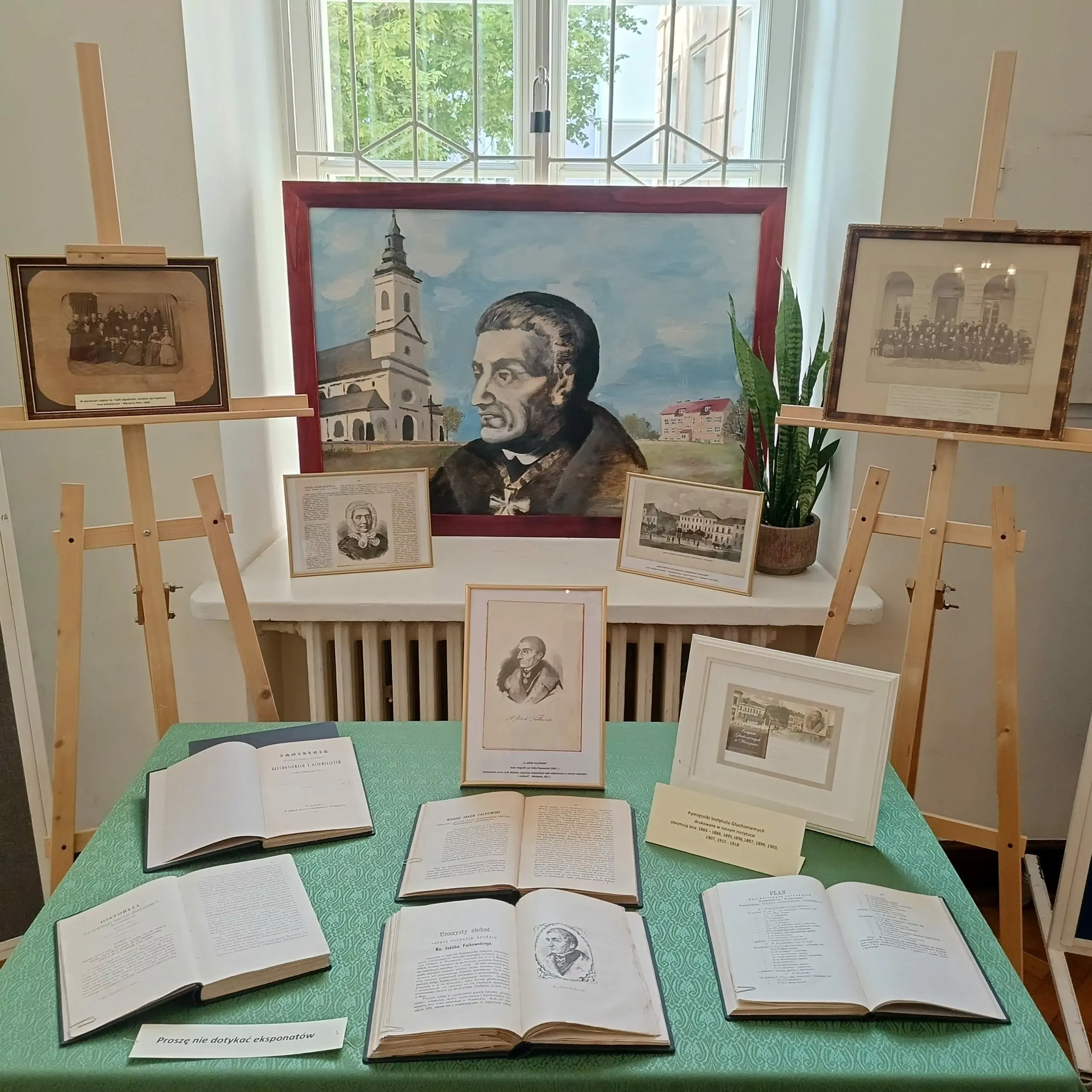 wystawa poświęcona Jakubowi Falkowskiemu