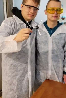 Lekcja chemii z Marią Skłodowską – Curie