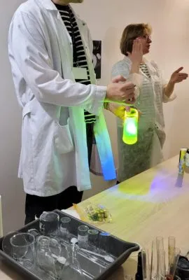 Lekcja chemii z Marią Skłodowską – Curie