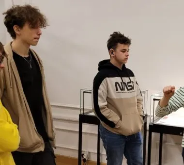 Lekcja chemii z Marią Skłodowską – Curie