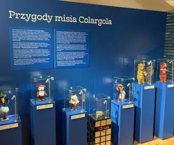 uczniowie na wycieczce