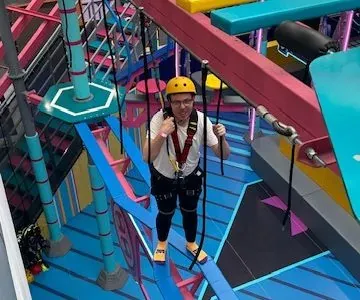 uczniowie na wycieczce