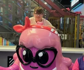 uczniowie na wycieczce