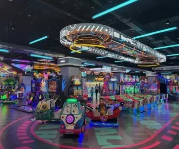 uczniowie na wycieczce