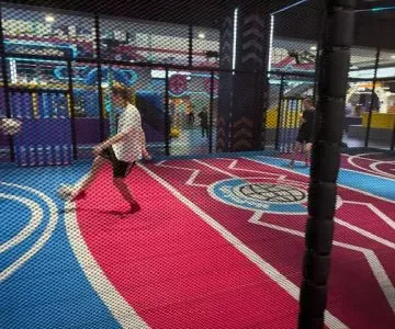 uczniowie na wycieczce