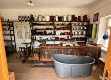 uczniowie na wycieczce