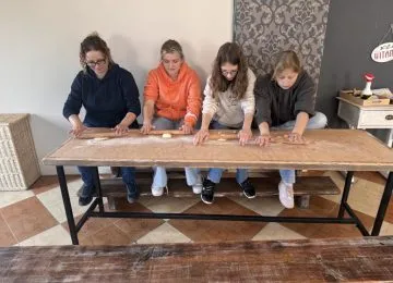 uczniowie na wycieczce