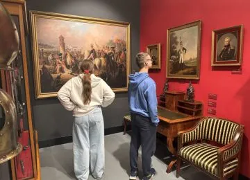 uczniowie na wycieczce