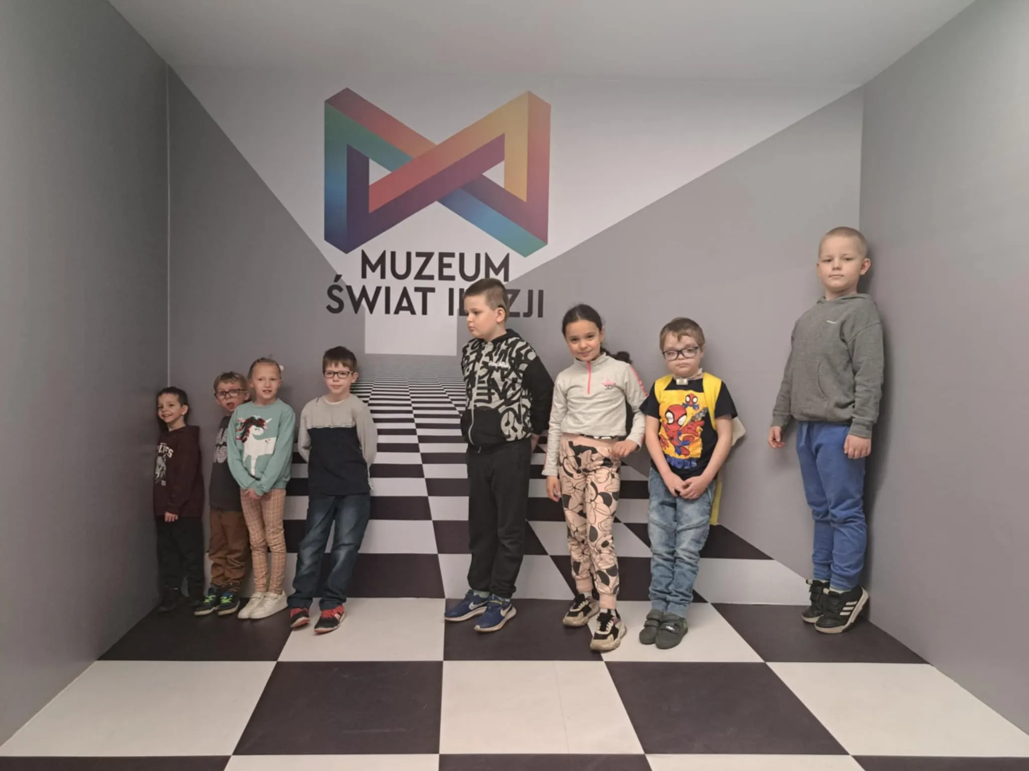 Pierwszaki w krainie iluzji