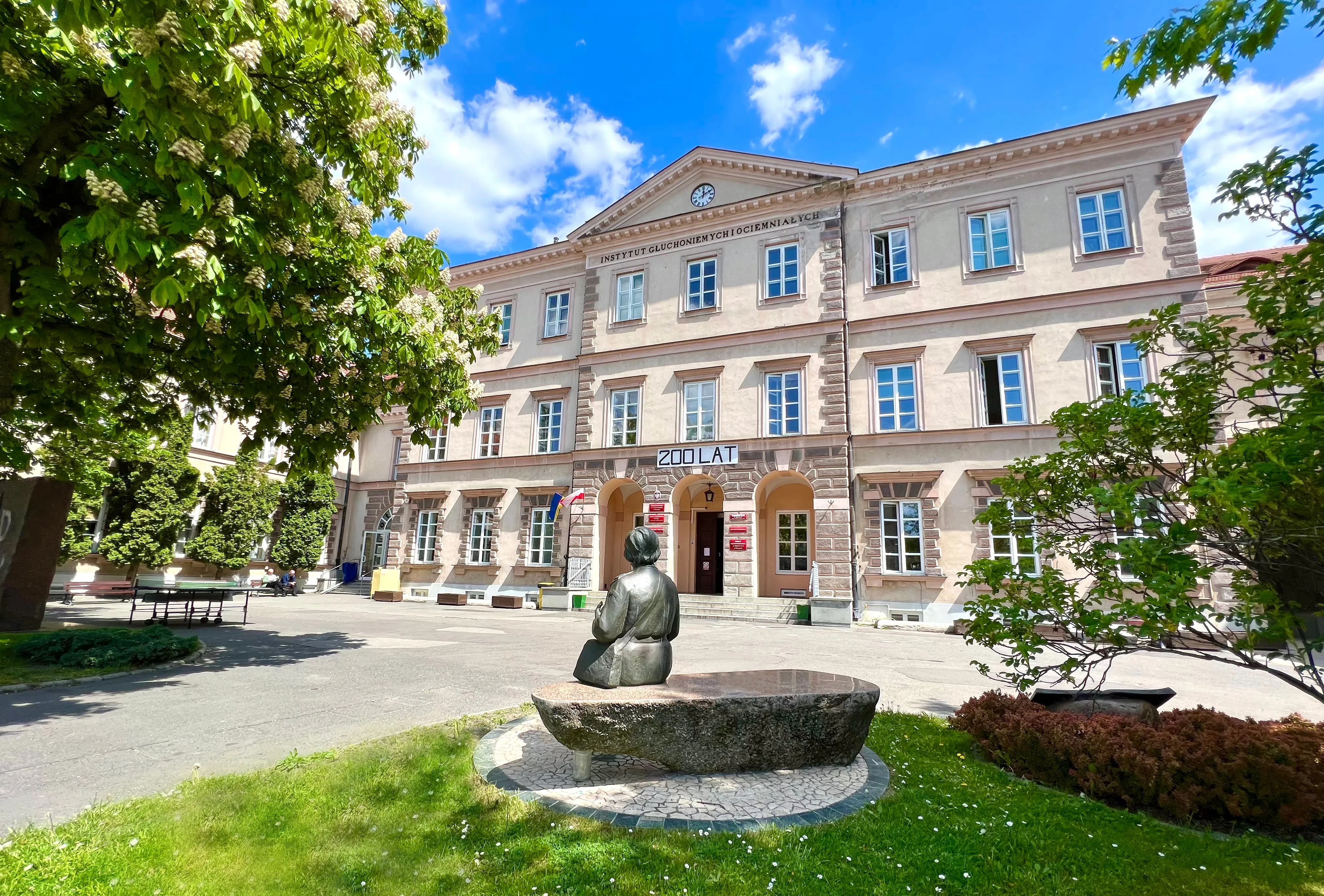 Instytut Głuchoniemych- dziedziniec