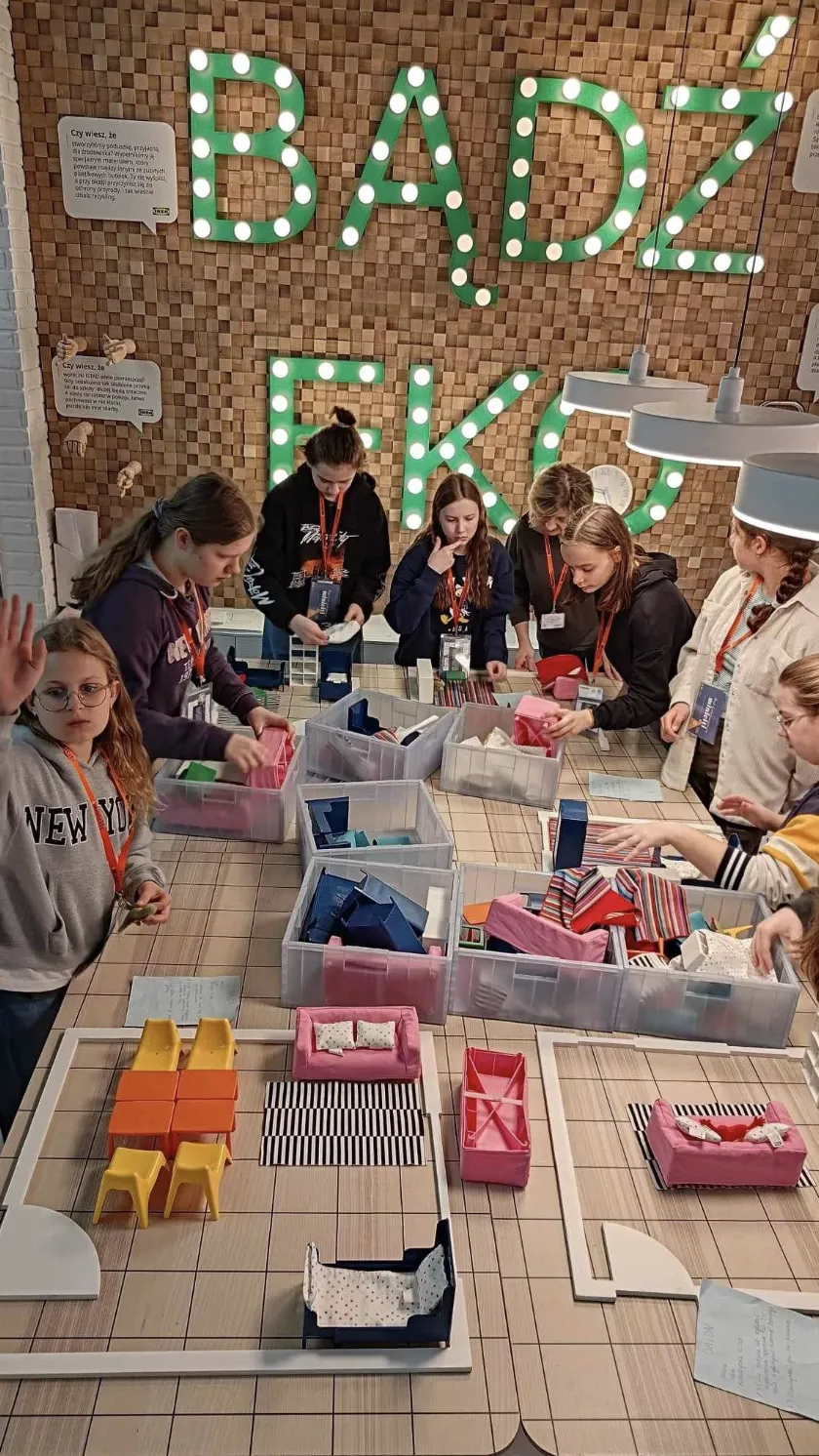 Wyjście do Miniciti dla wyróżnionych uczniów z klas 4-8 szkoły podstawowej