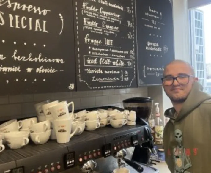 Kawa na ławę … a właściwie na kawiarniany stolik