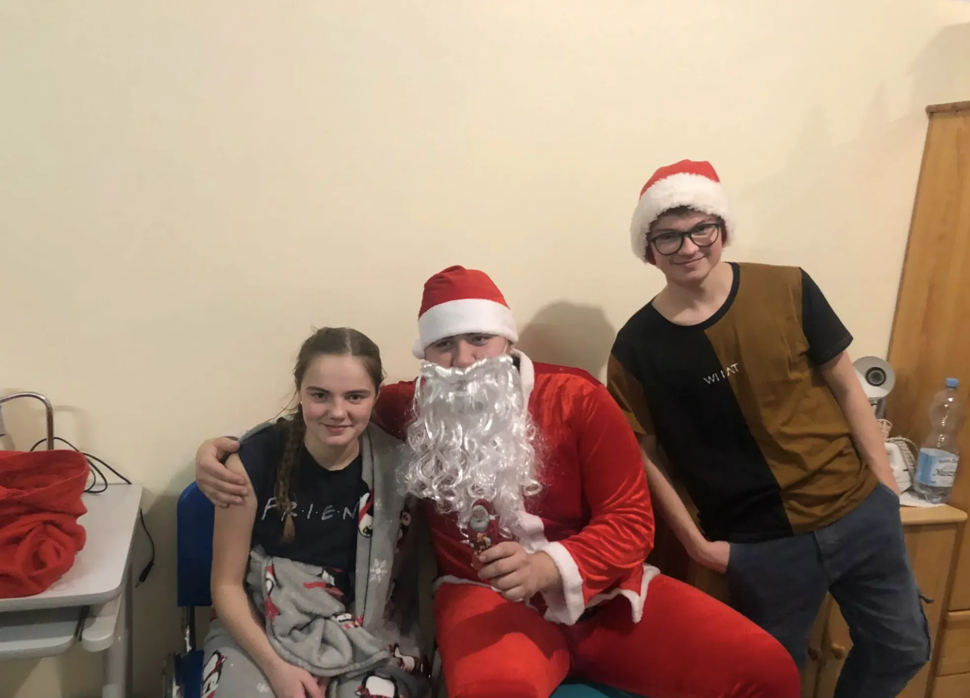 Dzyń, dzyń… Drzwi internatu otwierają się dla Mikołaja