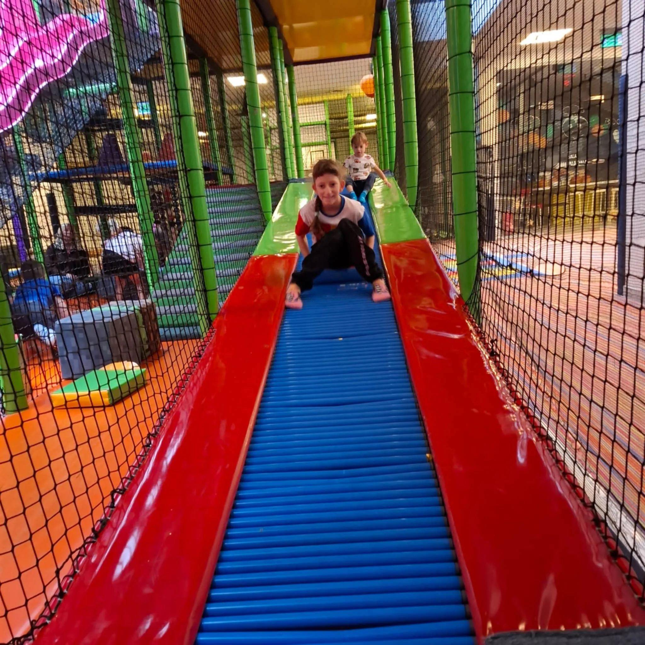 Sala zabaw "Fikołki"