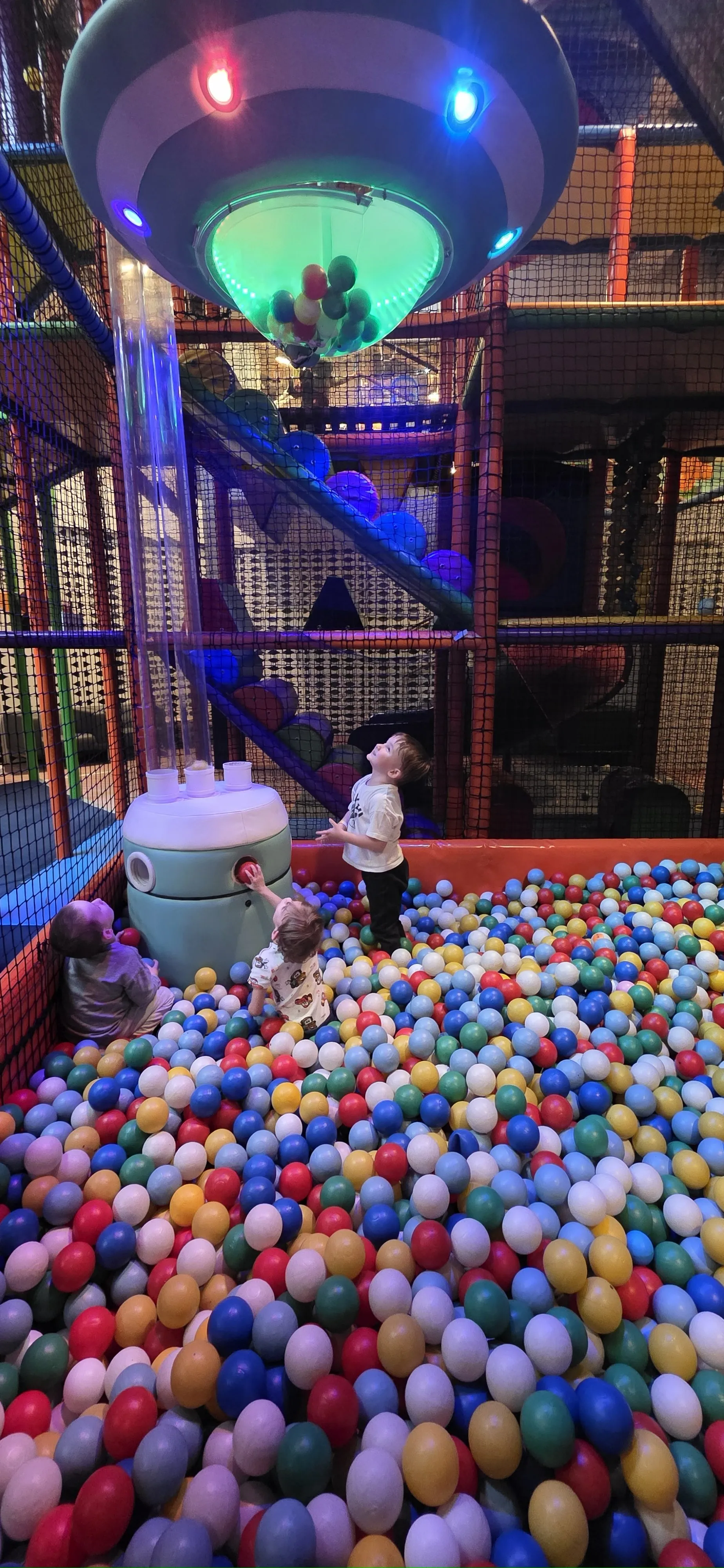 Sala zabaw "Fikołki"