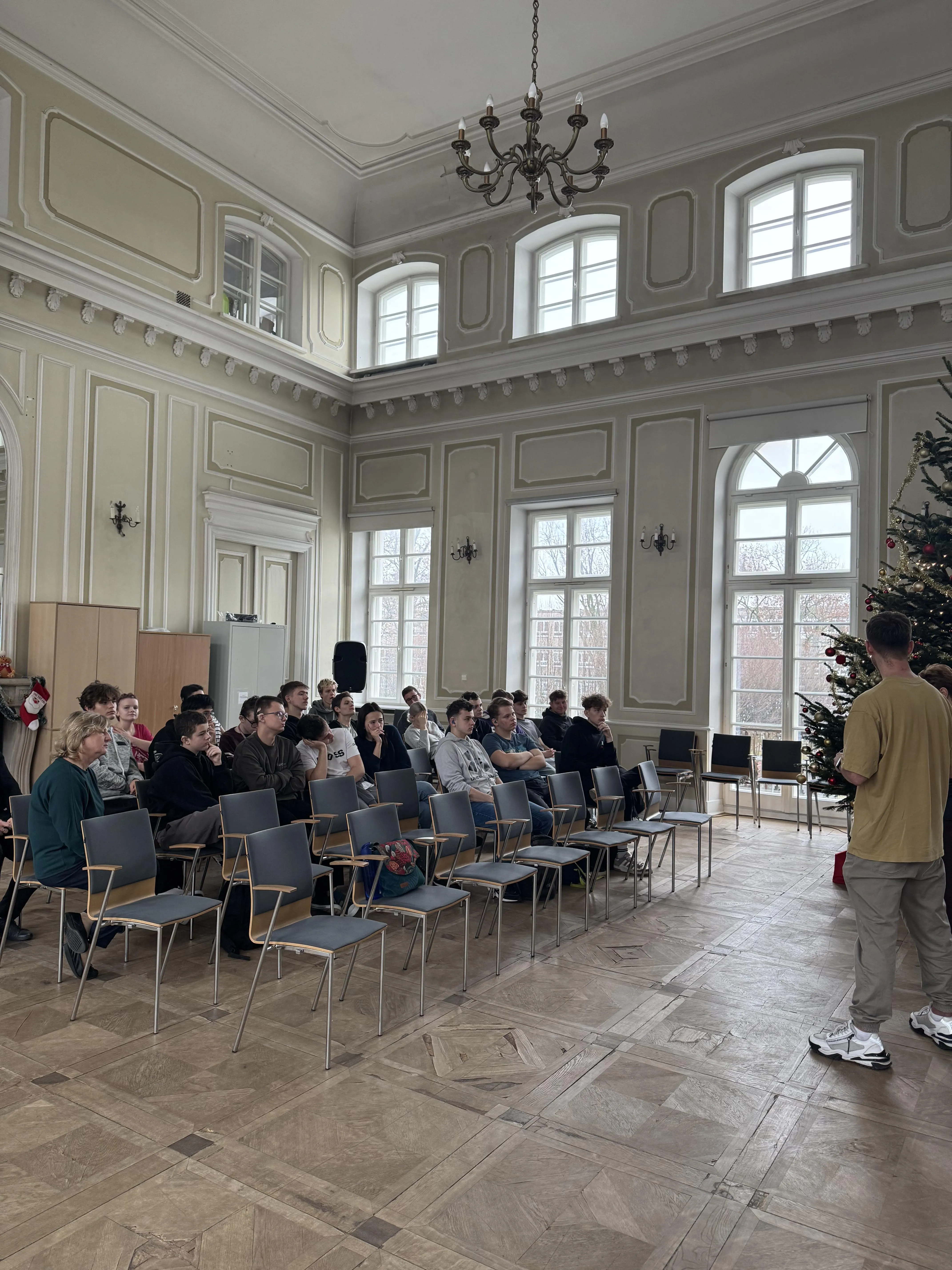 Praca na etacie i inne formy zatrudnienia - warsztaty dla uczniów szkół średnich