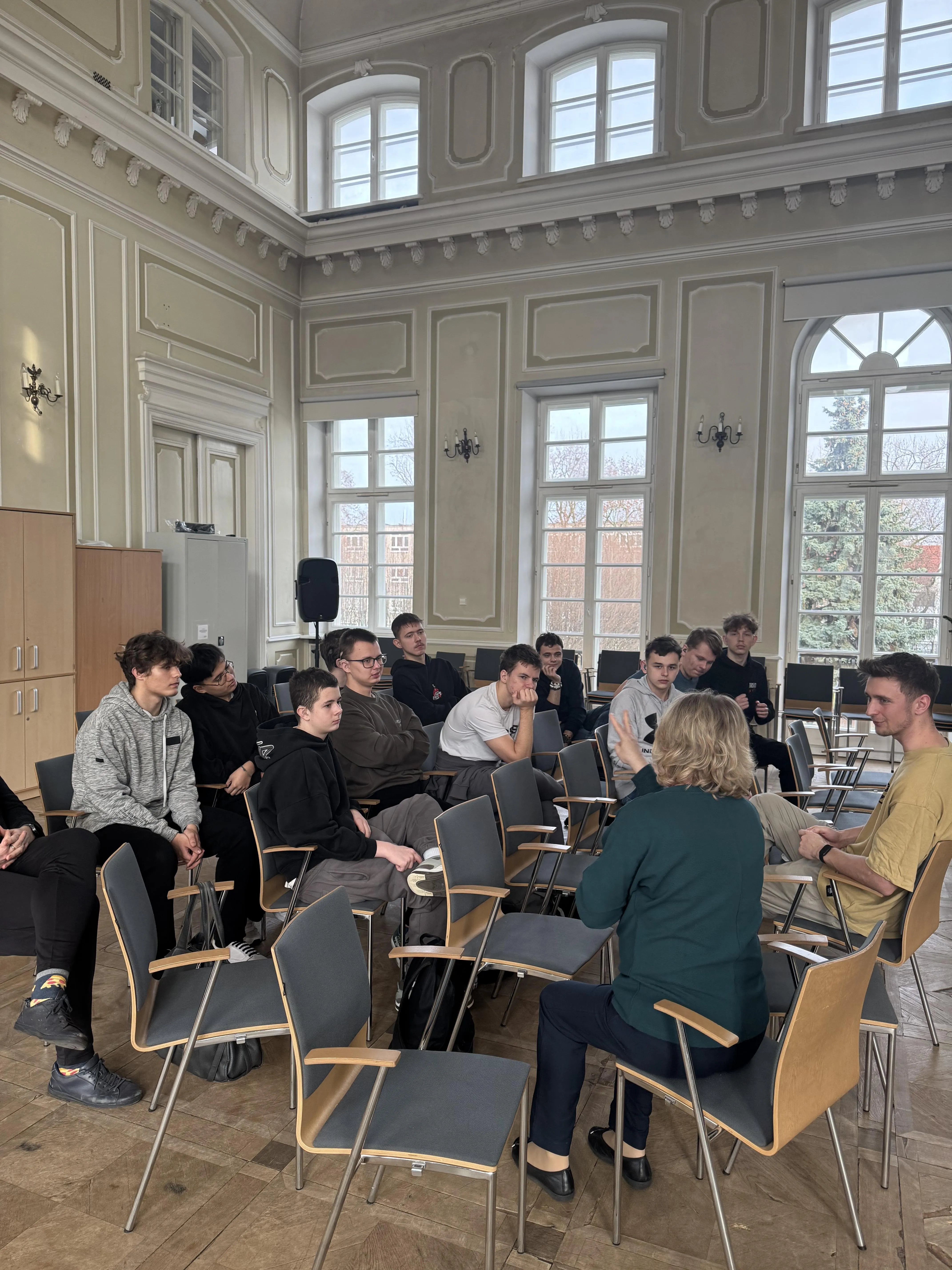 Praca na etacie i inne formy zatrudnienia - warsztaty dla uczniów szkół średnich