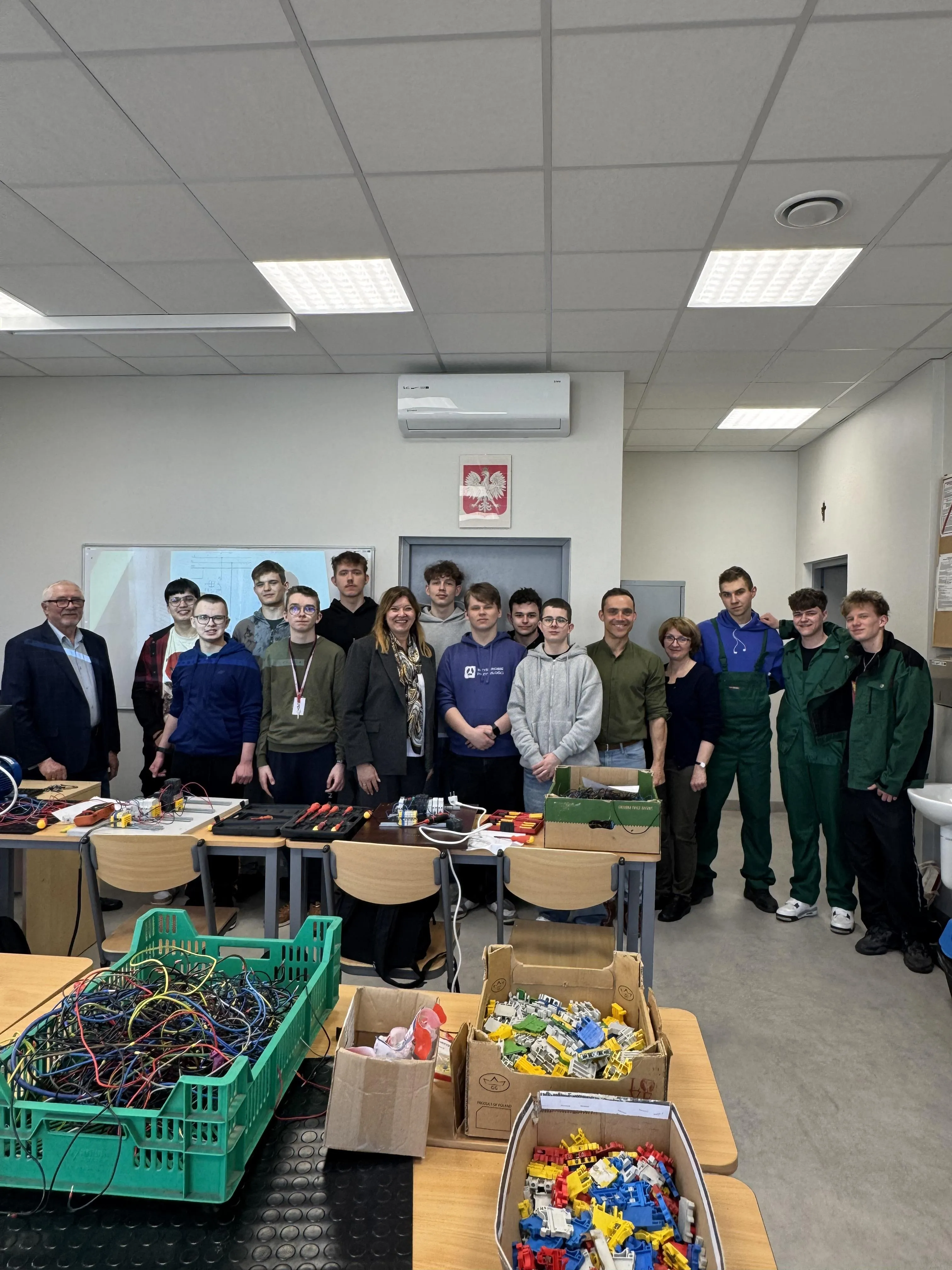 Elektrycy  na zajęciach praktycznych w Branżowym Centrum Umiejętności nr 1 w Siedlcach 