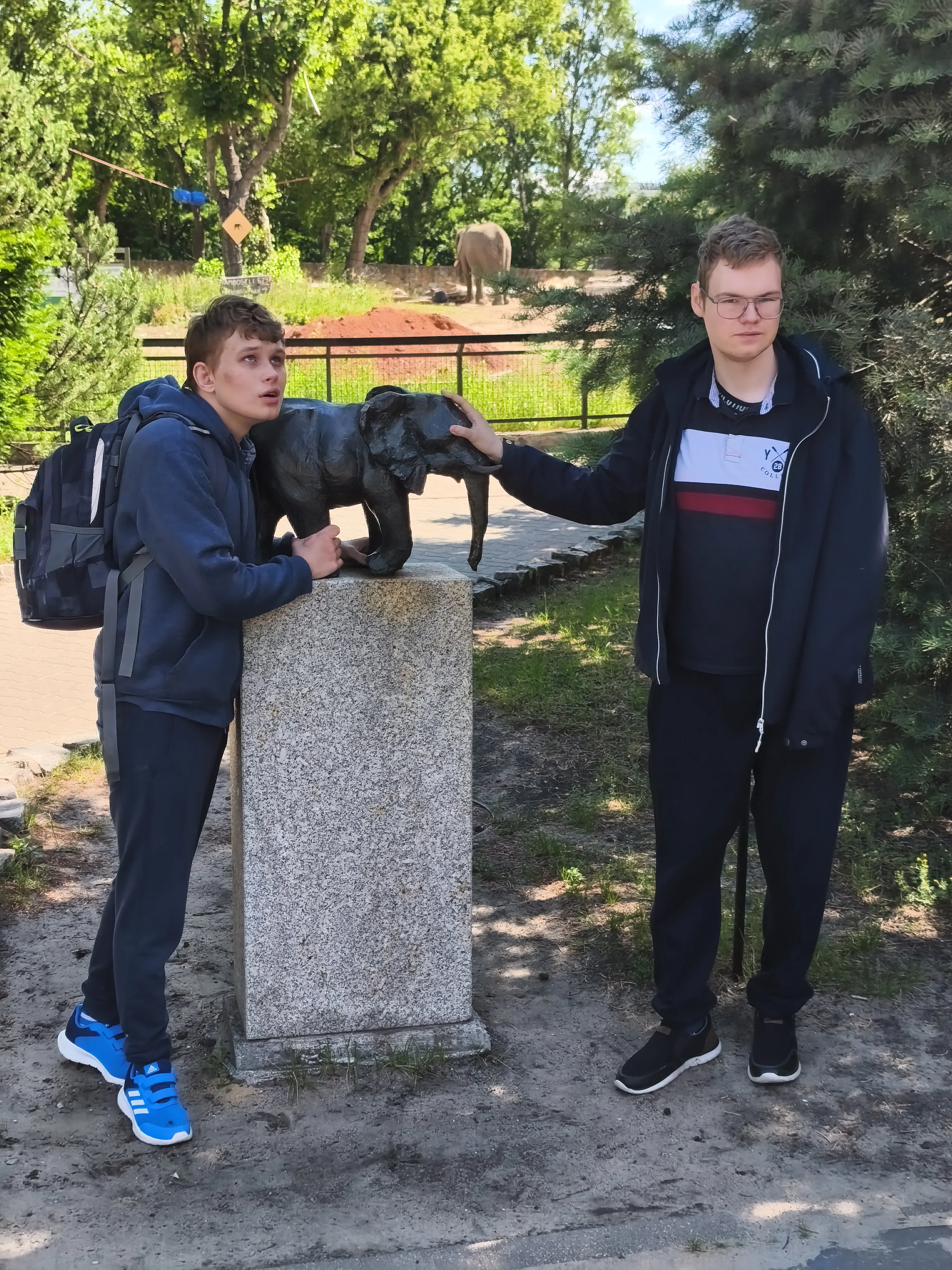 Chłopcy z klasy 3 PDP wybrali się na wycieczkę do ZOO.